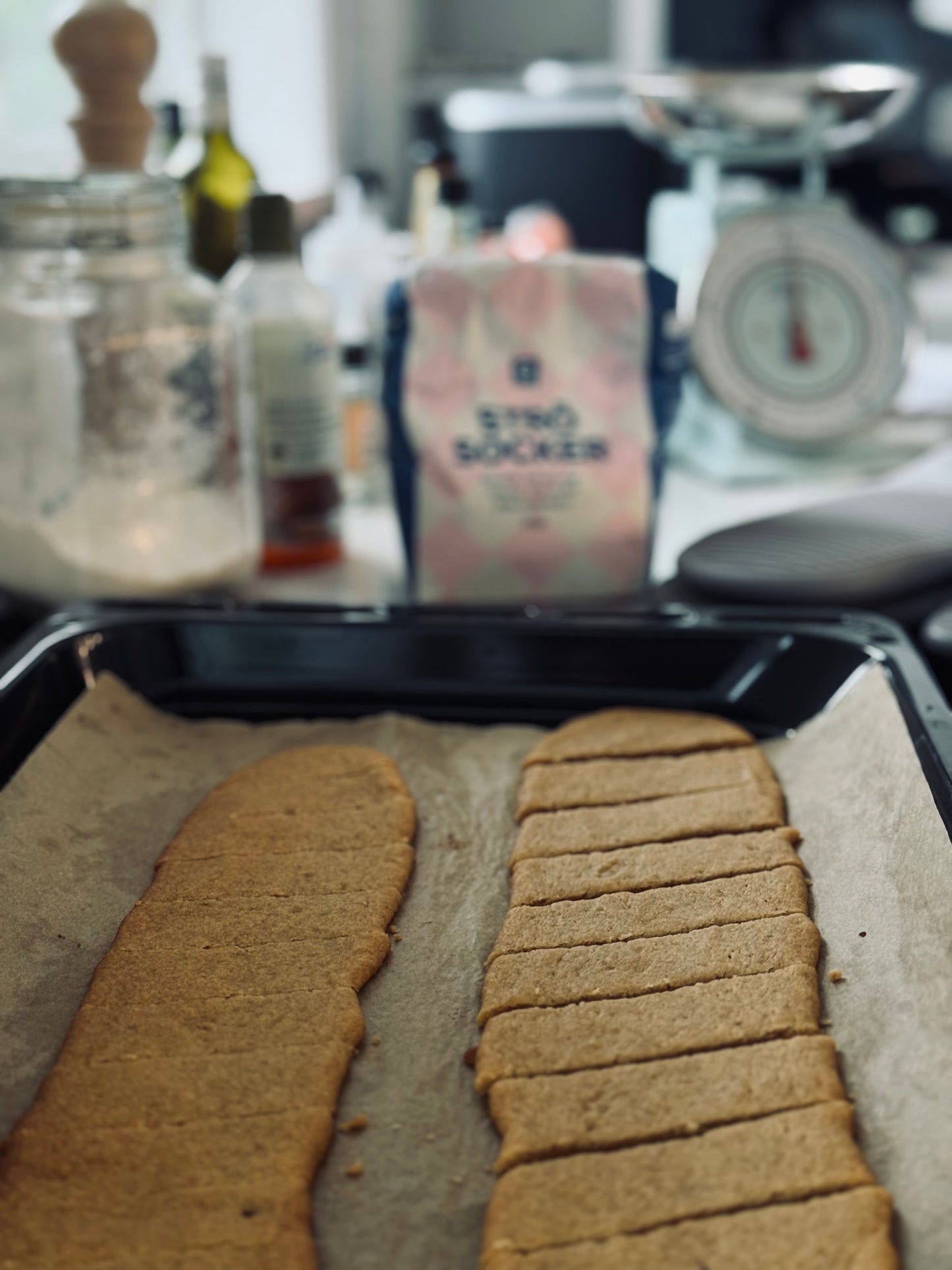 Kolakakor (Swedish Caramel Cookie) 12 pieces